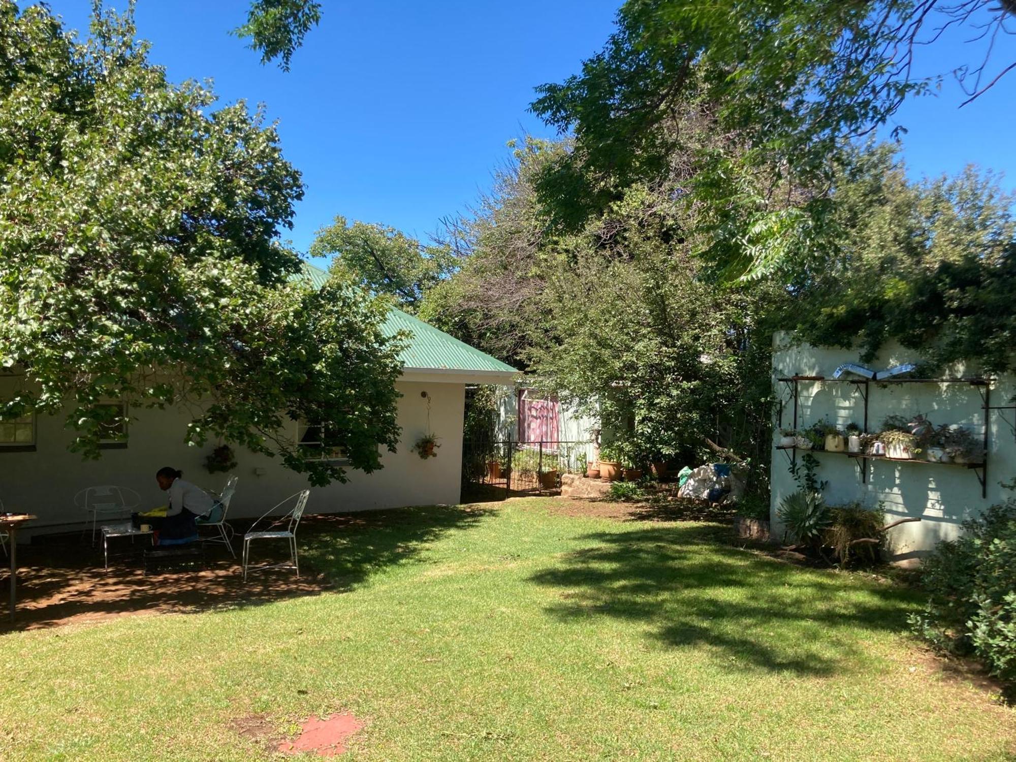 Karma Backpackers Hostel Kestell Exterior foto